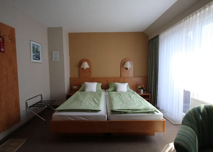 Mein Vierjahreszeiten Garni Superior Hotell 3*